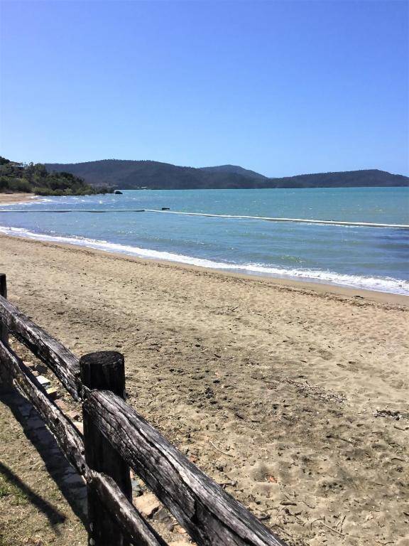 Whitsunday Waterfront Apartments