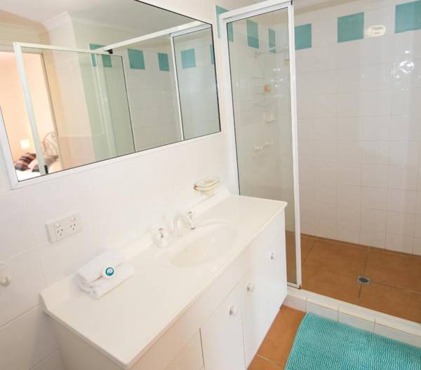 Beach Court - Airlie Beach