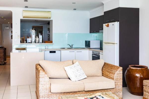 By The Sea Shore With Pool