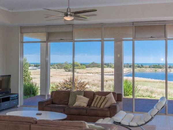 Golfers Paradise (18th Tee) - 52 Huntingdale Drive