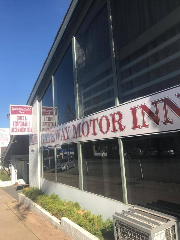 Gateway Motor Inn