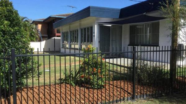 Pet Friendly home walking distance to Surf Beach - North St Woorim