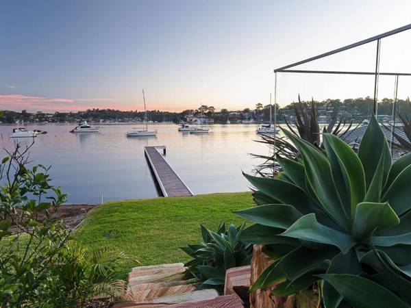 Absolute Waterfront Lakehouse Fishing Point Waterfront Pool Jetty