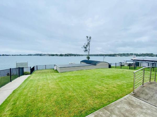 Fishing Point Lake House Stunning Absolute Waterfront