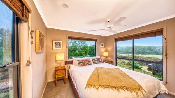 Tea Tree Hollow - 50 percent off third night on weekend