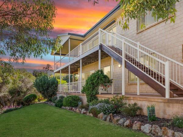 Seaclusion - 8 View Court Carrickalinga