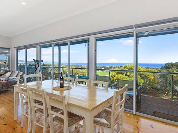 'YELLOW Door' on Stacey - 17 Stacey Drive