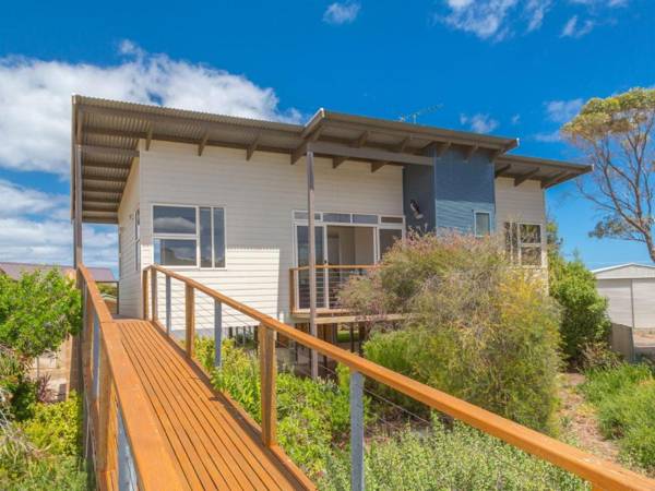 Lewis Retreat 40 Lewis Road