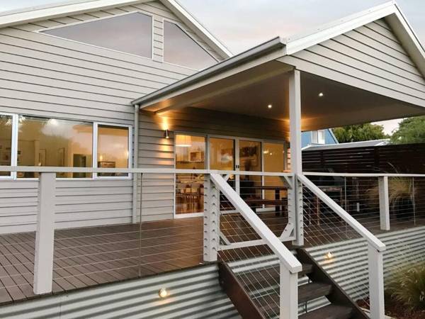 The Sands - Fifth Avenue Sandy Point