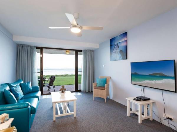 4 'Harbourside' 3-7 Soldiers Point Road - ground floor on the waterfront