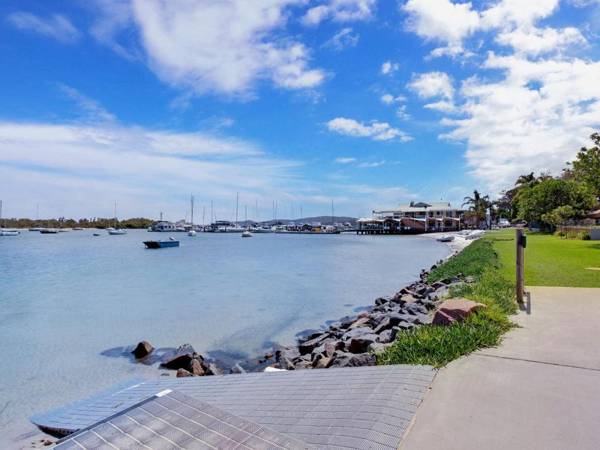 Sunset Court Unit 1/3 Resthaven Avenue