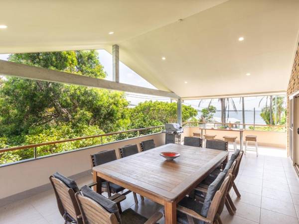 1 Soldiers Point Road fabulous home with water views