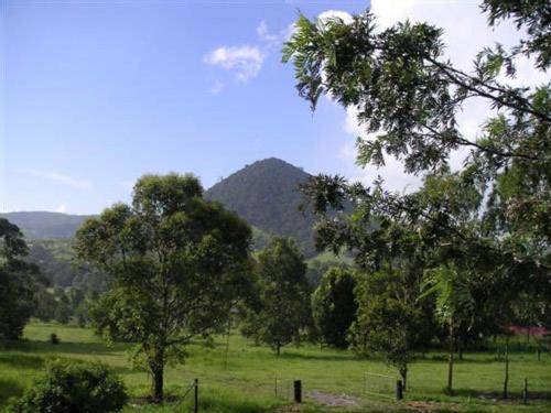 Noosa Avalon Farm Cottages