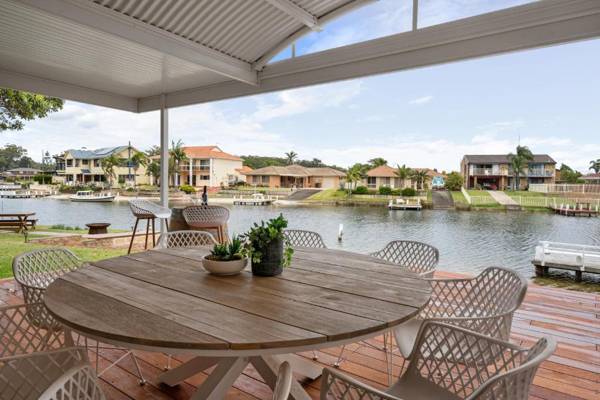 Pelican Waters