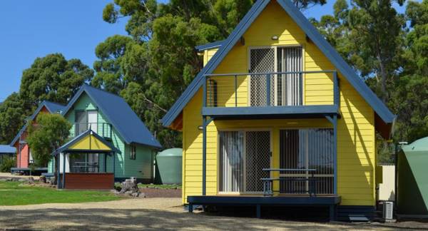 Four Seasons Waterfront Villas