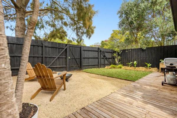 The Love Shack - romantic bungalow