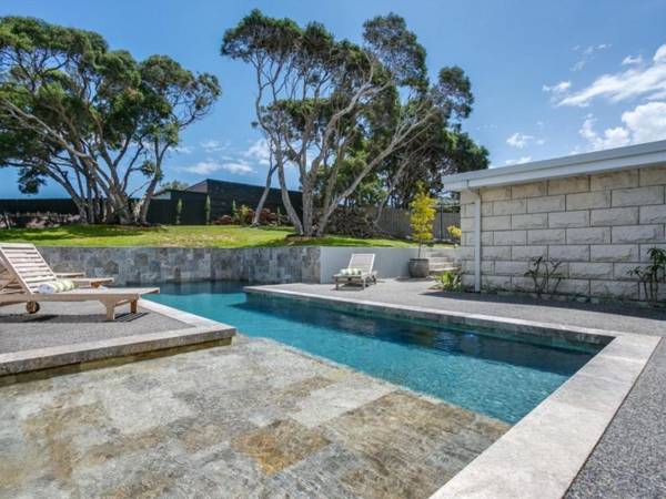 Stunning Sorrento Escape With Pool