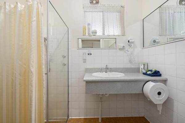 Navigators Motel & Diner