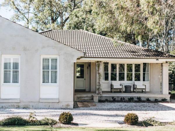 KIRRIEMUIR Burradoo Southern Highlands 4pm Check Out Sunday