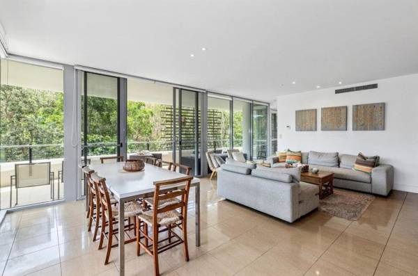 COTTON BEACH 94 - MID-FLOOR PENTHOUSE