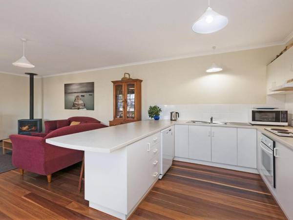 Cottage on James circa:1855 - Modern historic