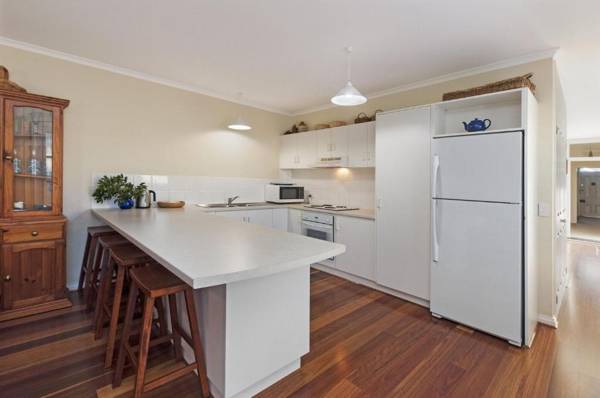 Cottage on James circa:1855 - Modern historic