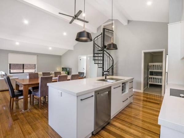 East Tempy - House & Bungalow