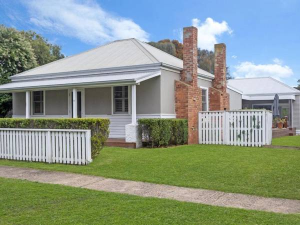 Surfs Up - Fresh and modern East Beach home