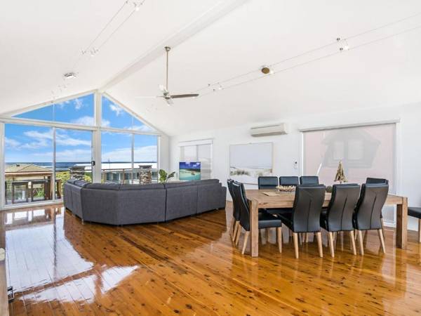 Salty's - Newly Renovated