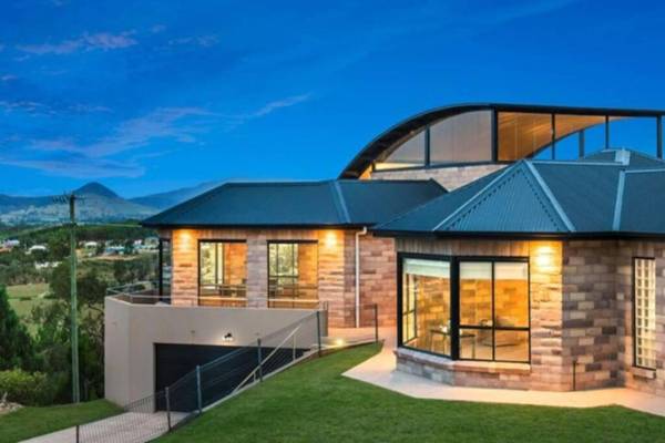 'Tyalla Lodge' Unique Luxe Design in the Mountains