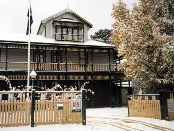 Leura House