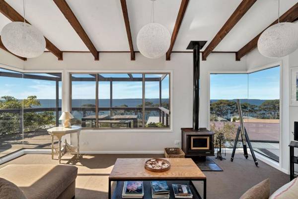 Amazing Views at Hyams Beach 4pm Check Out Sundays