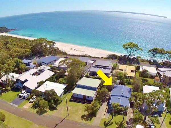 Bimbimbie at Hyams Beach 4pm Check Out Sundays