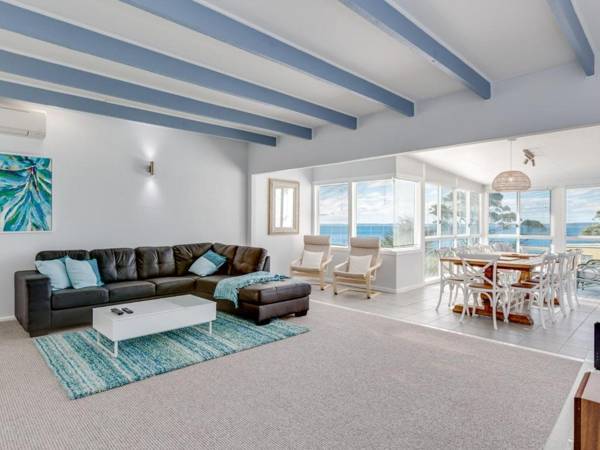 Mara at Hyams 4pm Check Out Sundays