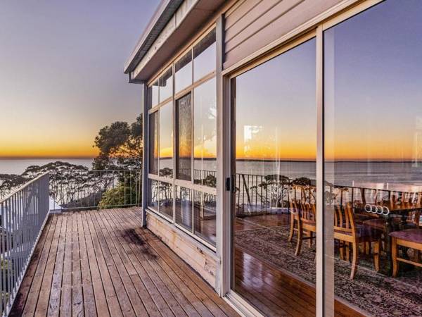 Sea Point at Hyams Beach 4pm Check Out Sundays