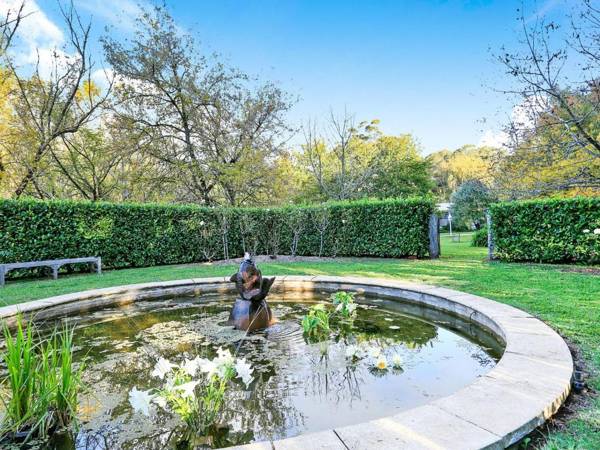 Mirrabooka Burrawang beautiful home and 3 acres of gardens in the Southern Highlands