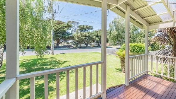 LOCH RETREAT - 550m TO TOWN