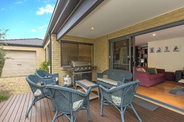 SURFSIDE GETAWAY IN PICTURESQUE INVERLOCH