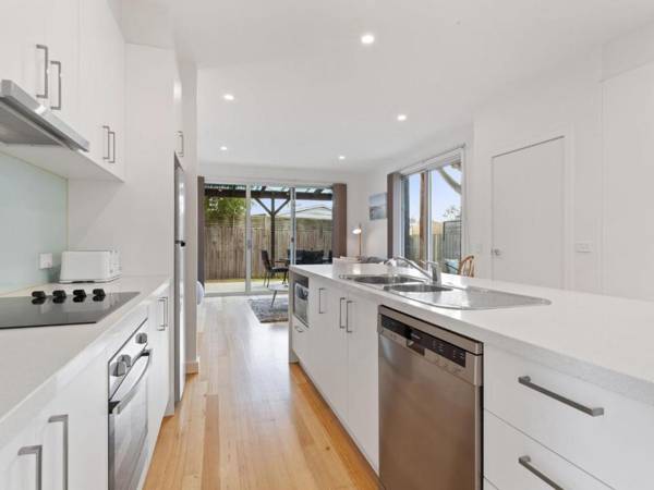 NORMANBY COASTAL - FREE WIFI NETFLIX and ALL LINEN INCLUDED