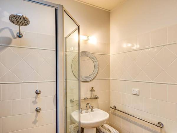 Mirriyindi Unique Berrima escape for 7 in the Southern Highlands 4pm check out Sundays