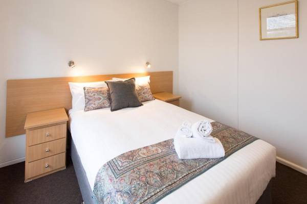 Fox on the Run - Motel Kilmore