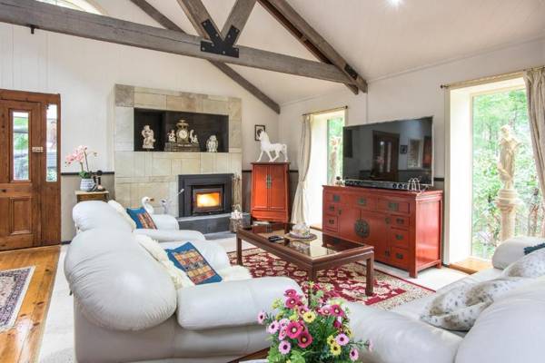 The Stone on the Hill - 3 bedroom house