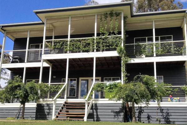 HILLTOP LANE - Executive Country Escape!