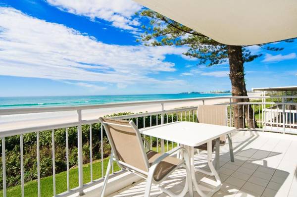 Oceanside Resort - Absolute Beachfront Apartments