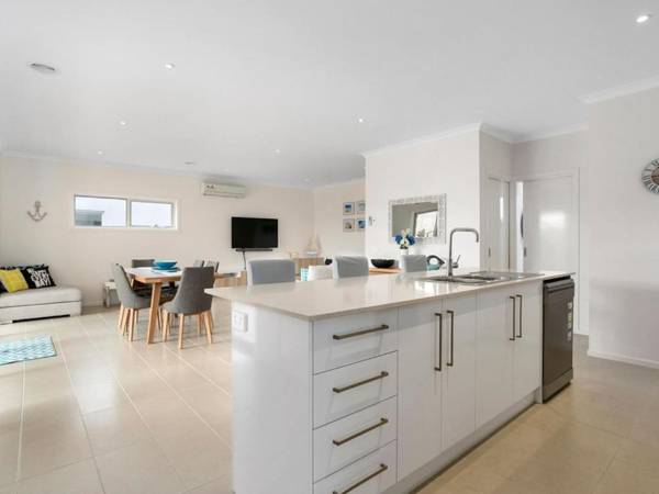 Rosebay Walk To The Foreshore