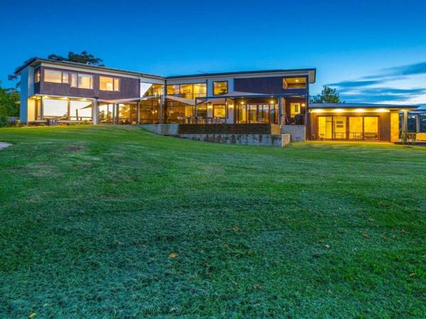 ALPINE LODGE Alpine Southern Highlands 4pm Check Out Sundays