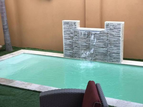 LUXURIOUS 3 BEDROOM HOUSE IN GOLD COAST