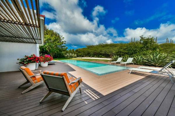 BEACH FRONT Luxury Villa Boca Catalina MALMOK