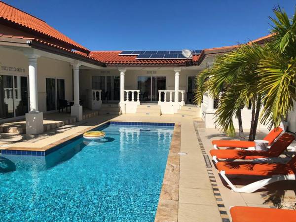 Boutique Hotel Swiss Paradise Aruba Villas and Suites