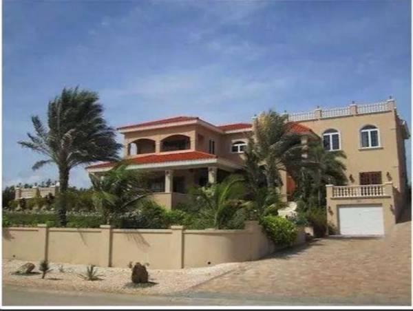 Walking to the Beach Villa